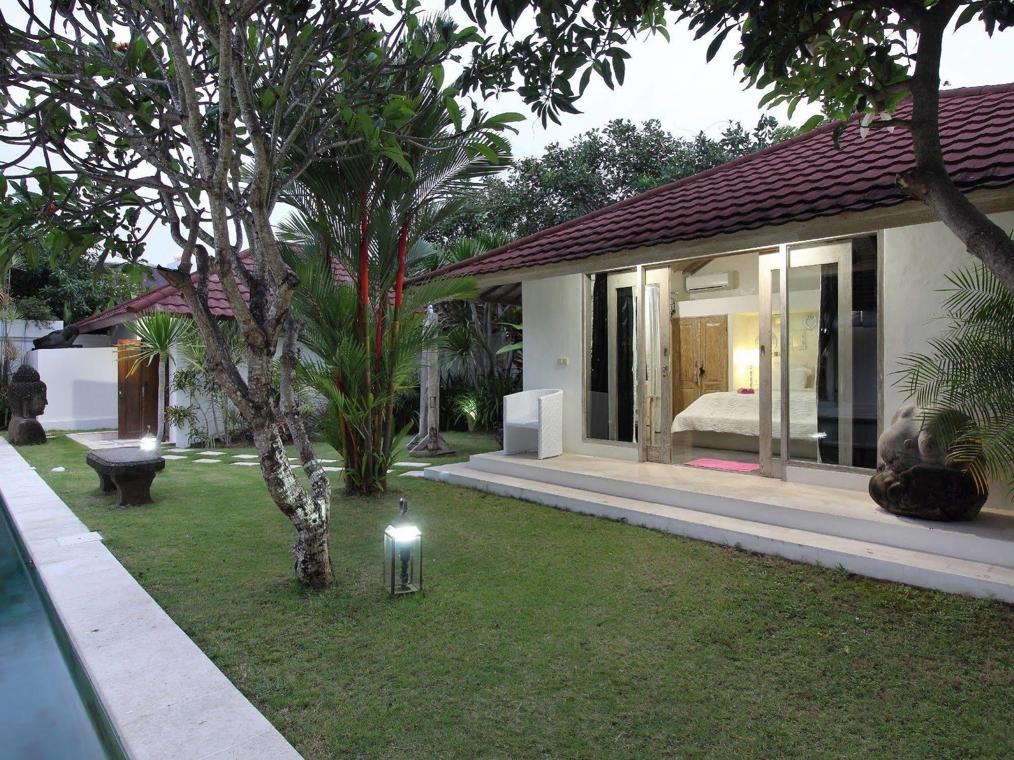 Villa Putih Seminyak (Bali) Exterior photo